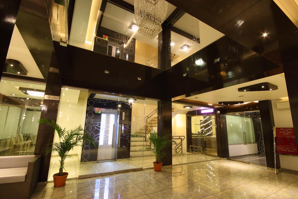 Hotel Apex Surat Buitenkant foto
